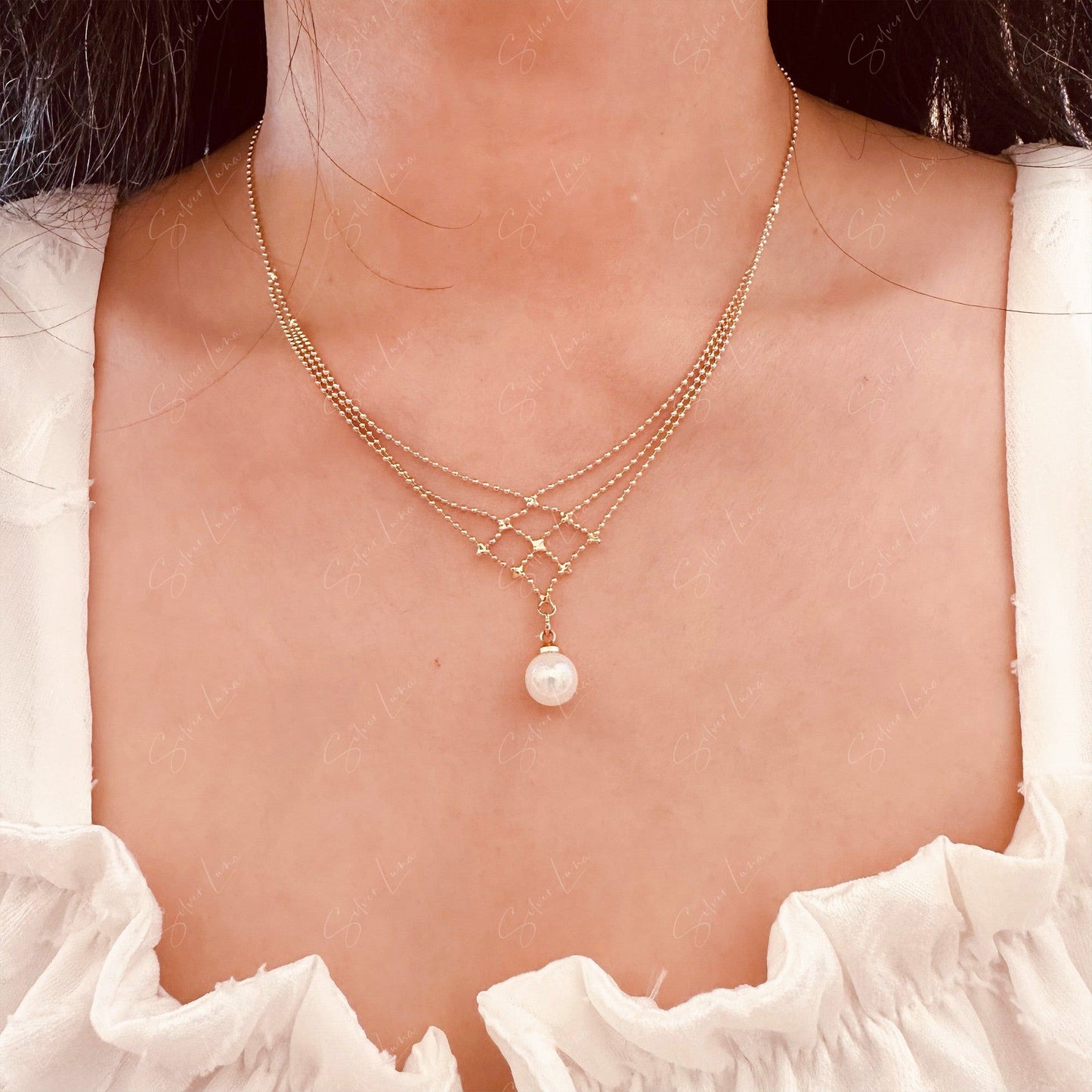 Elegant pearl drop pendant necklace