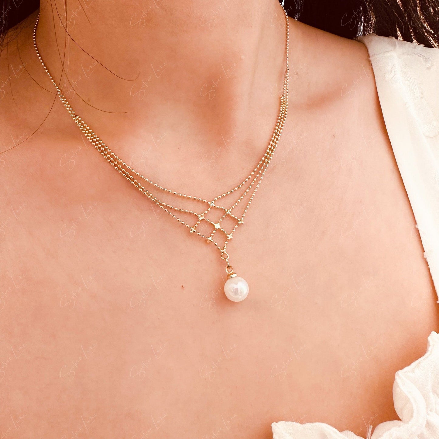 Elegant pearl drop pendant necklace