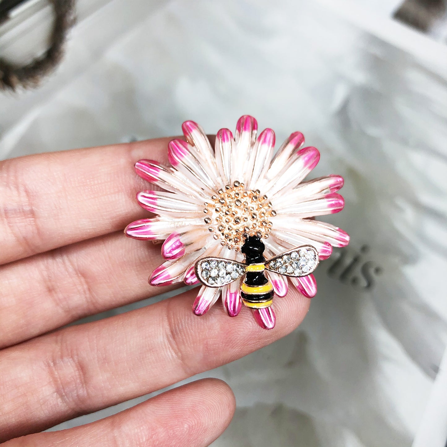 daisy flower fashion brooch