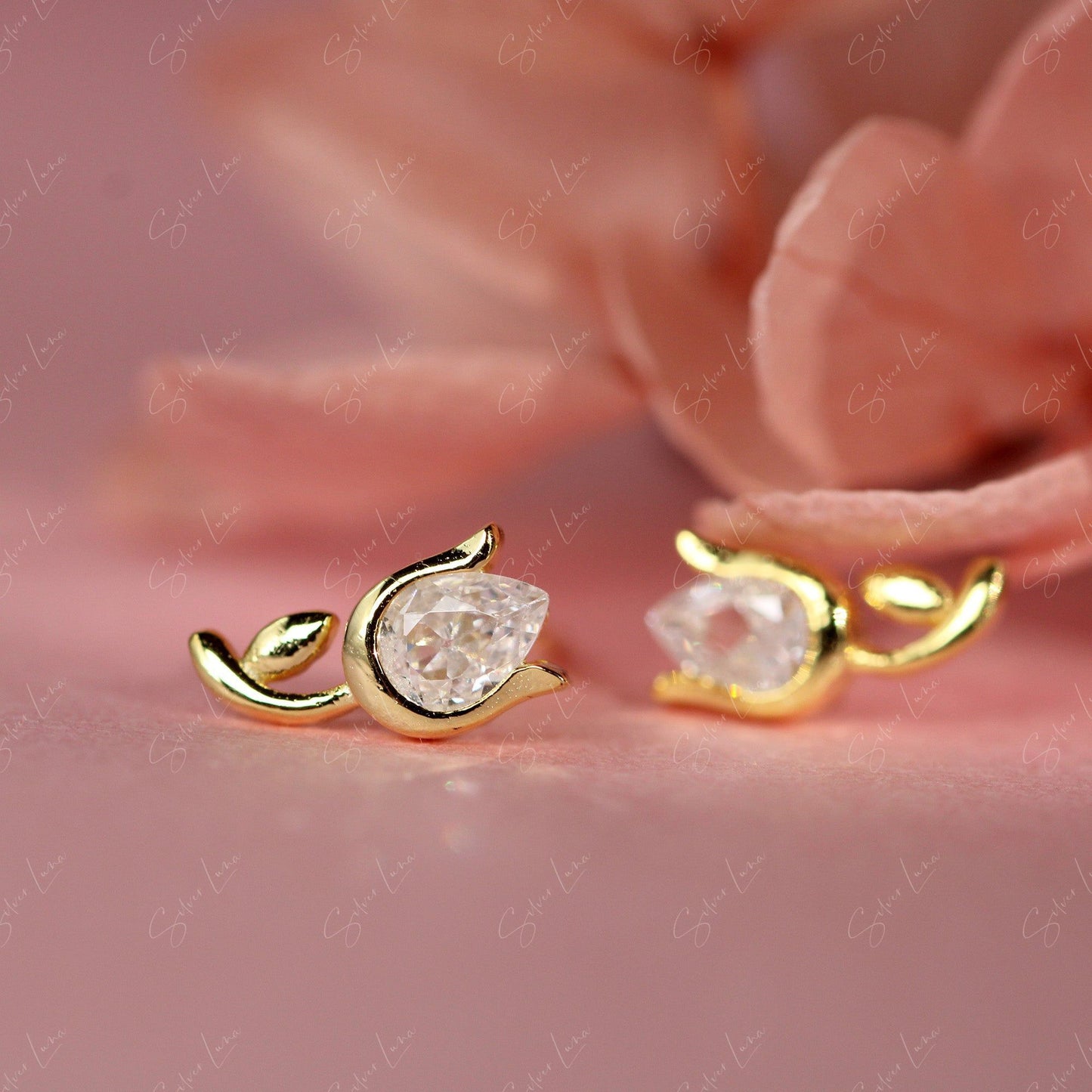 tulip flower stud earrings