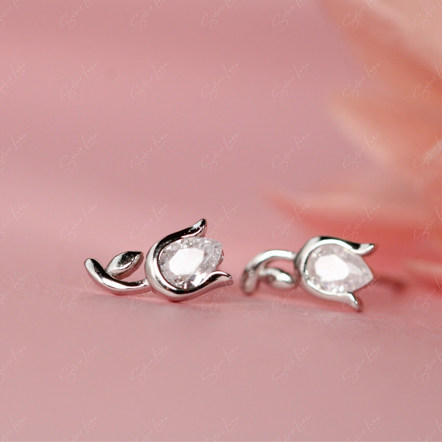 tulip flower stud earrings