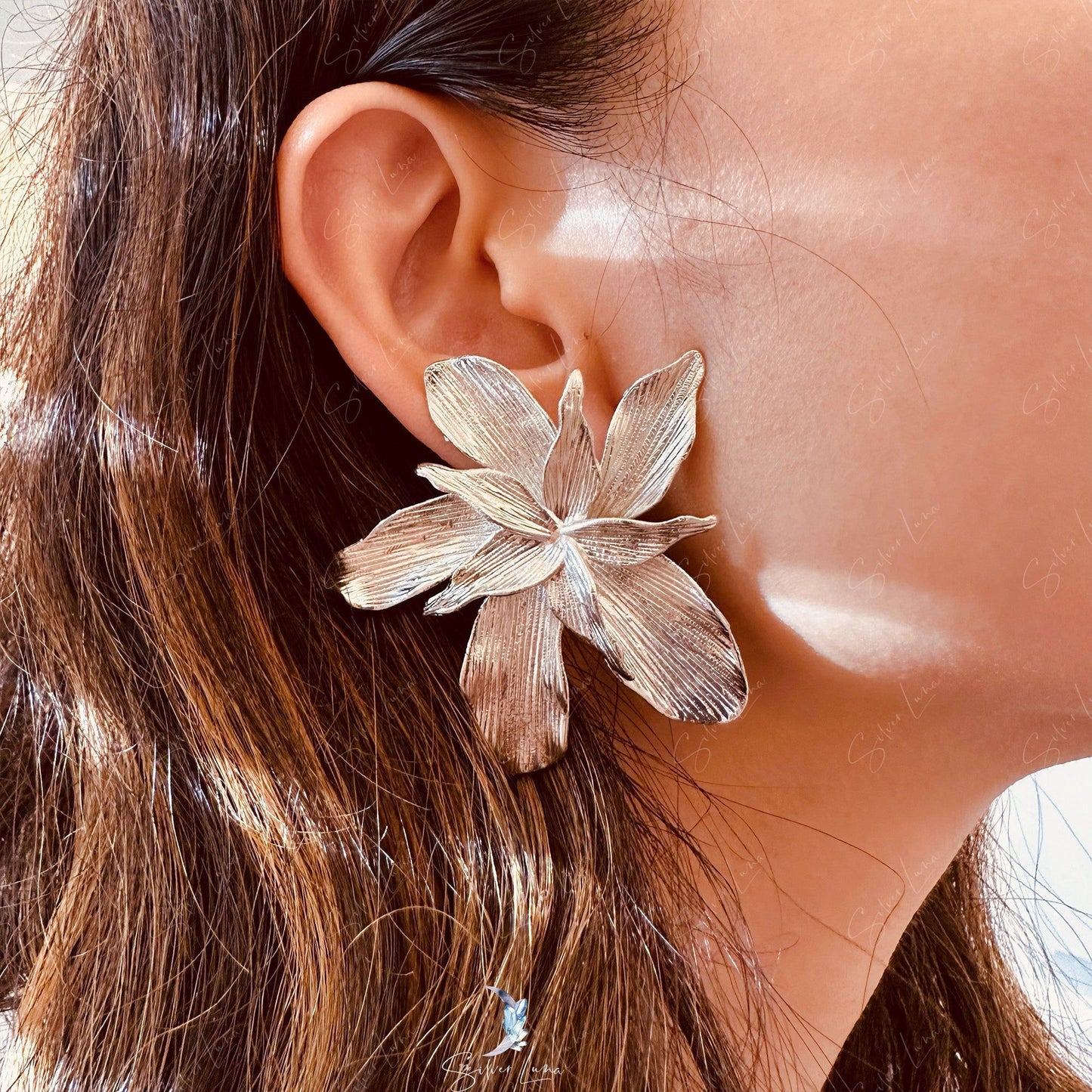 Flower statement big stud earrings