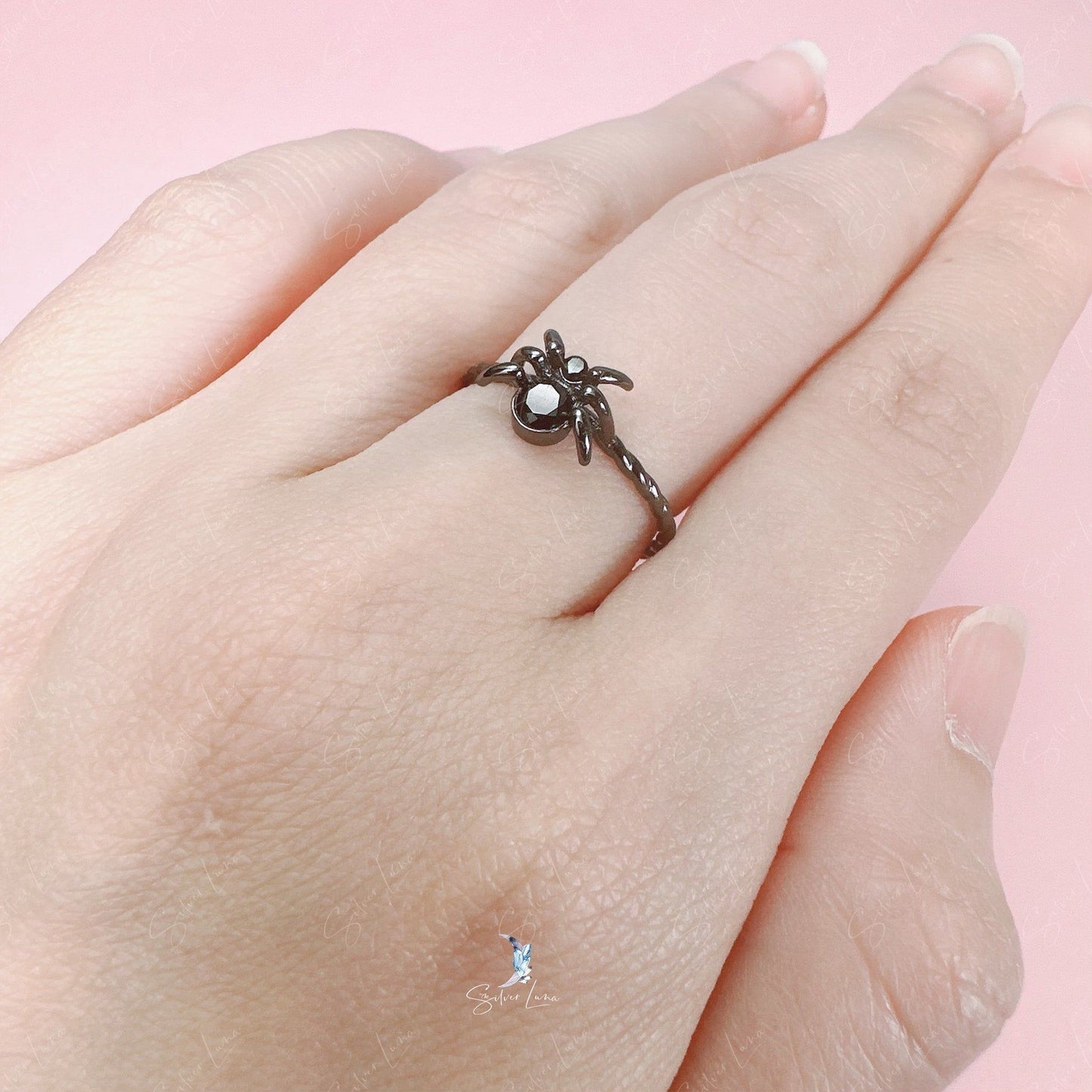 Adjustable Black Spider Animal Ring