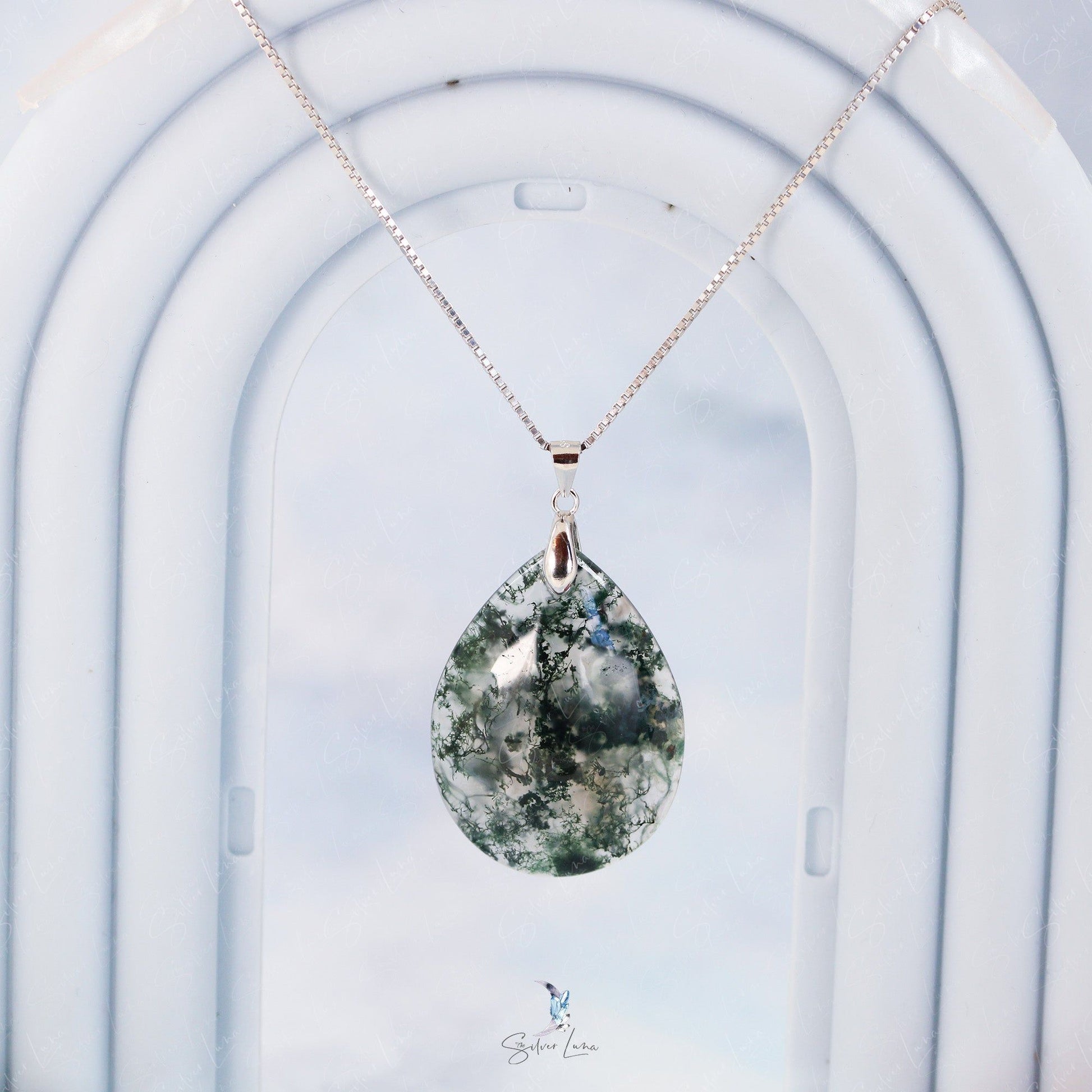 moss agate teardrop pendant necklace