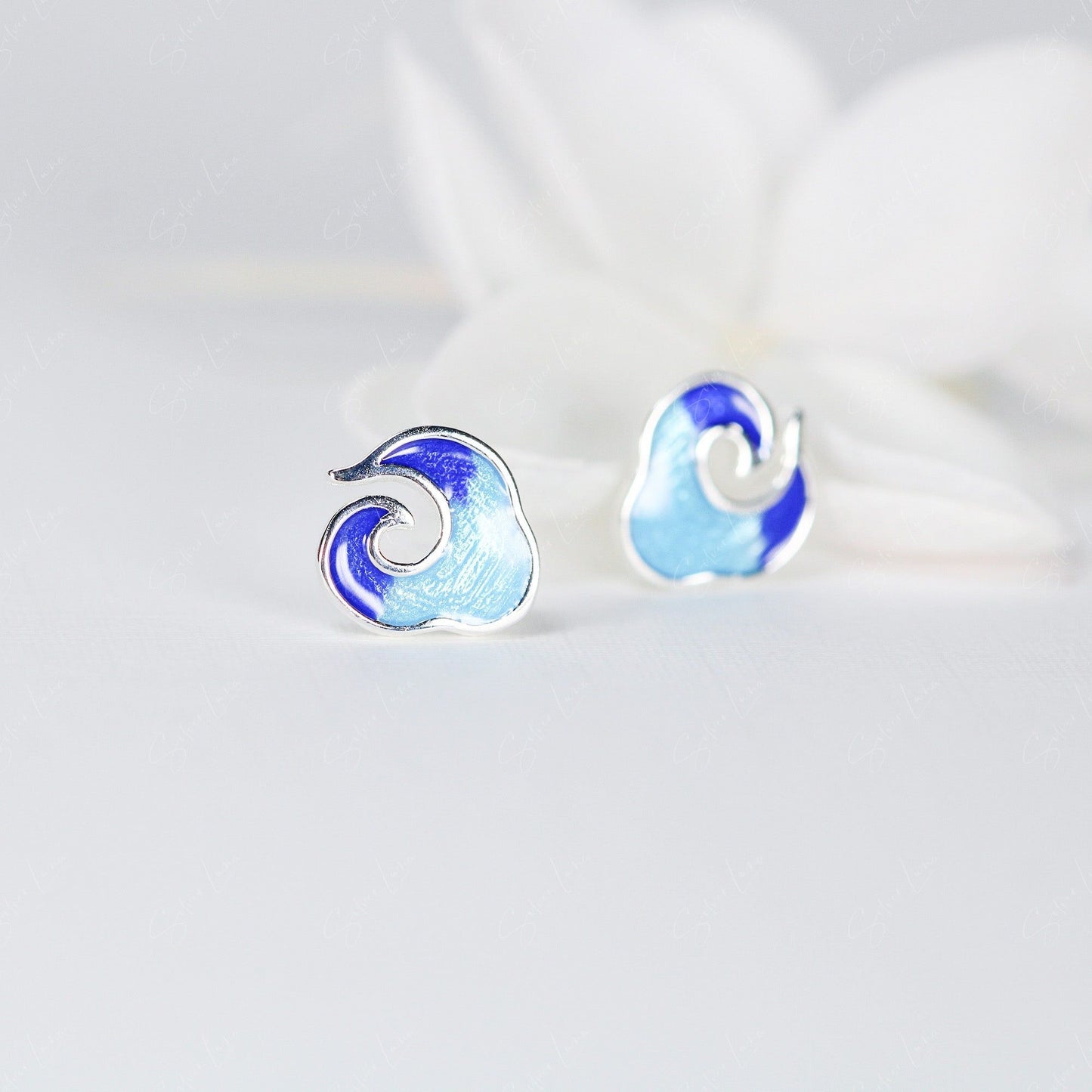 Japanese blue cloud motif stud earrings