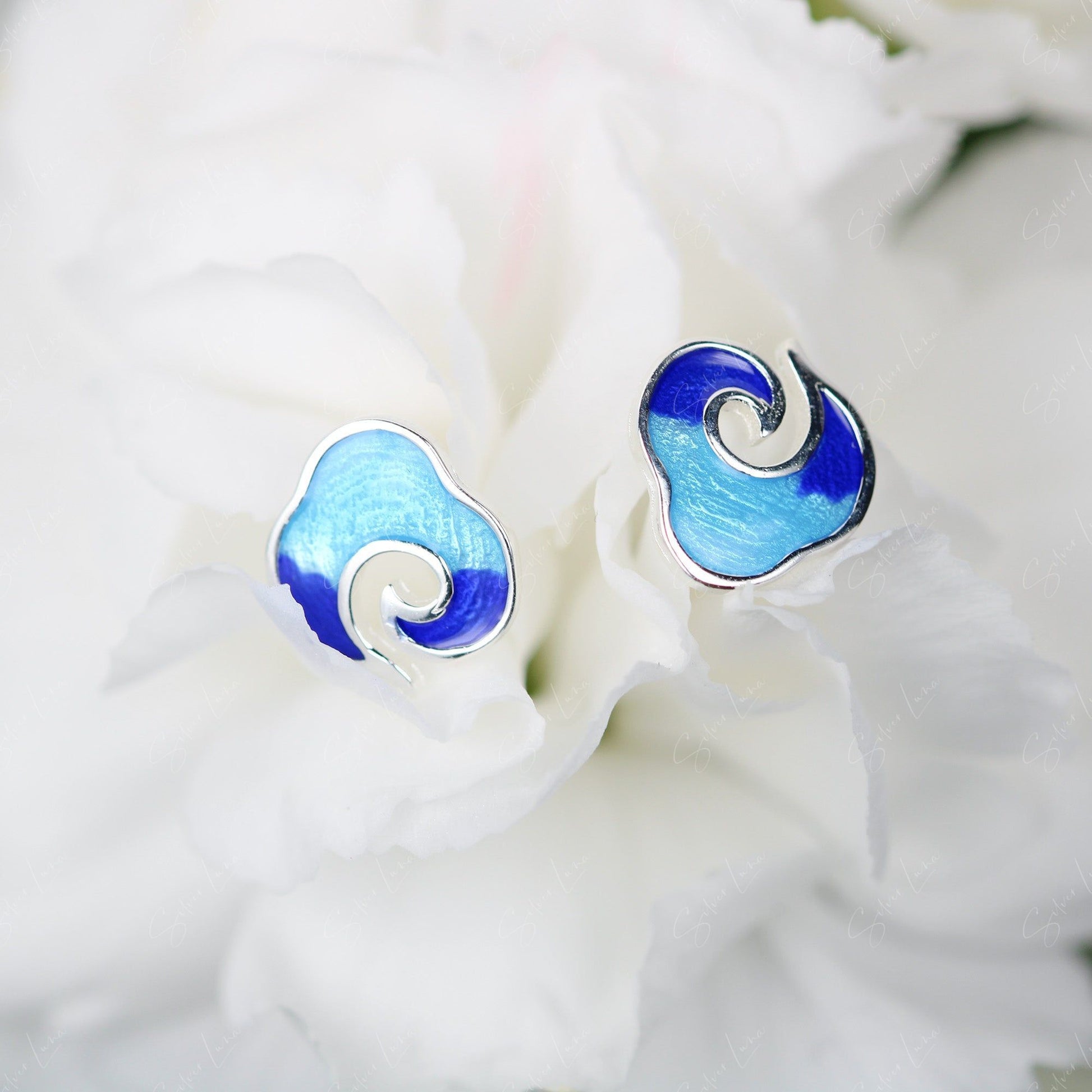 Japanese blue cloud stud earrings