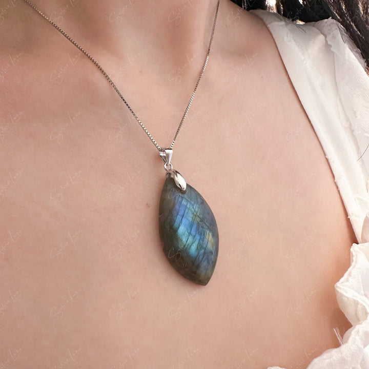 •LUNA• labradorite + moss agate gold necklace (16