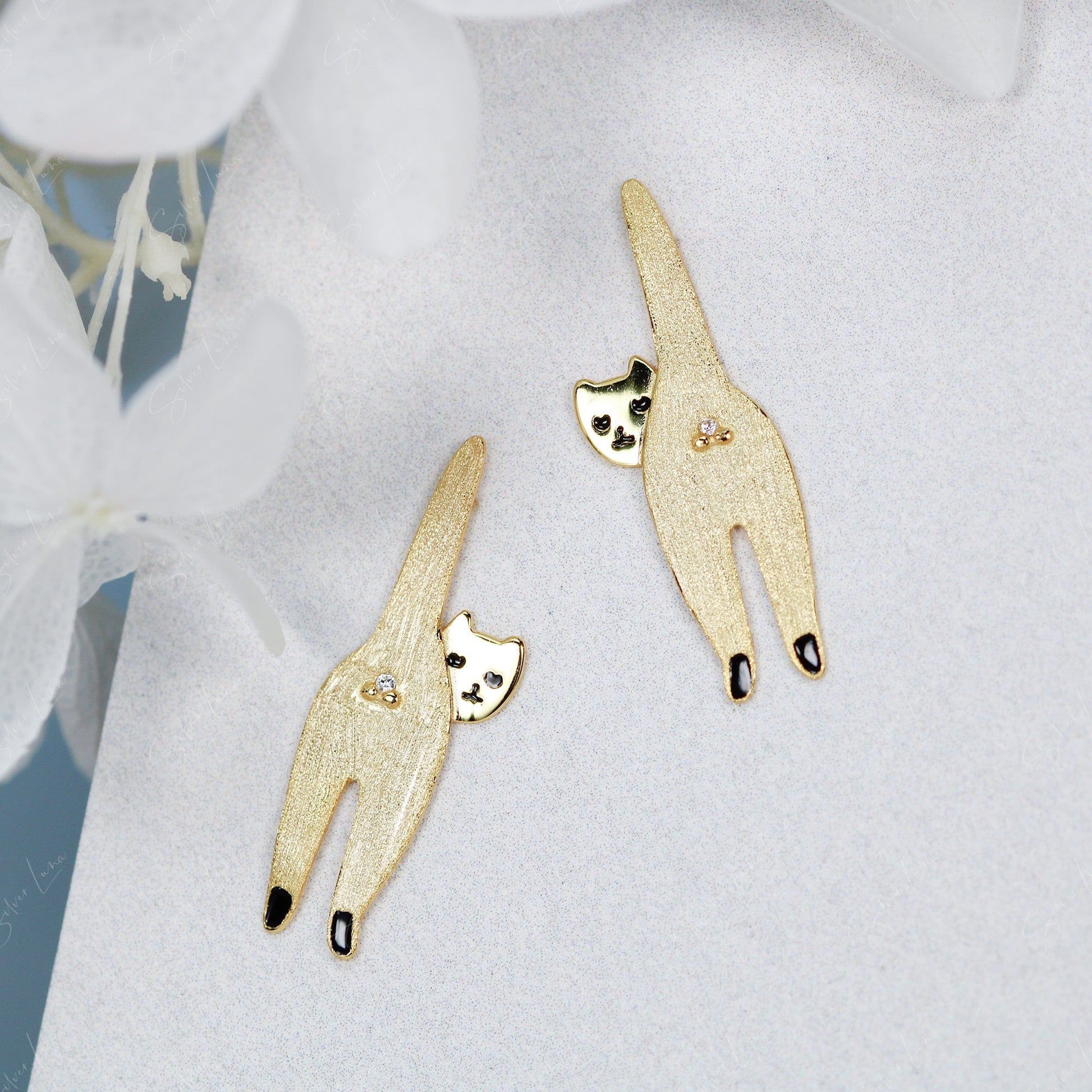 funny cat stud earrings