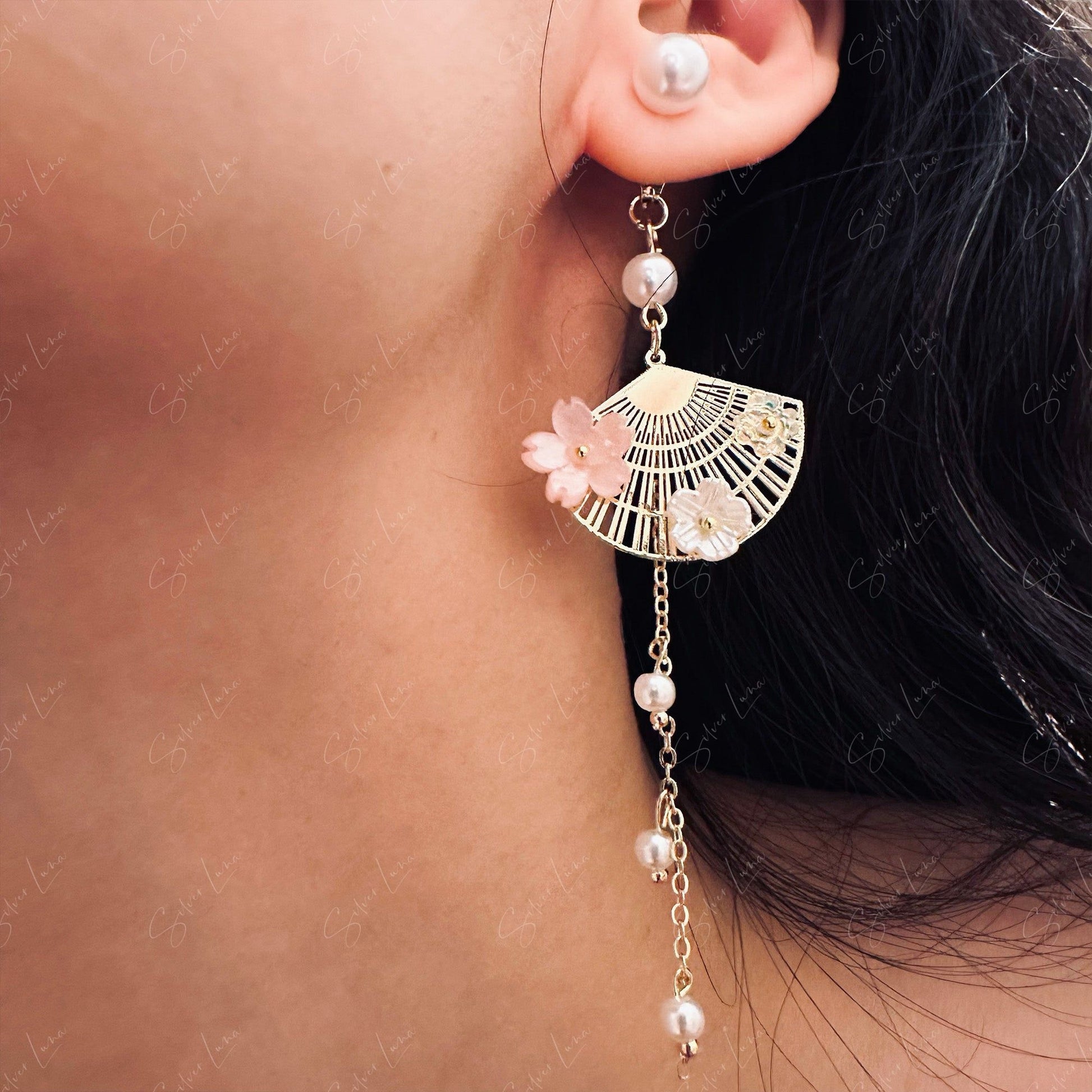 fan dangle drop earrings