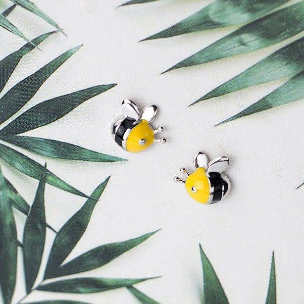 cute bee stud earrings