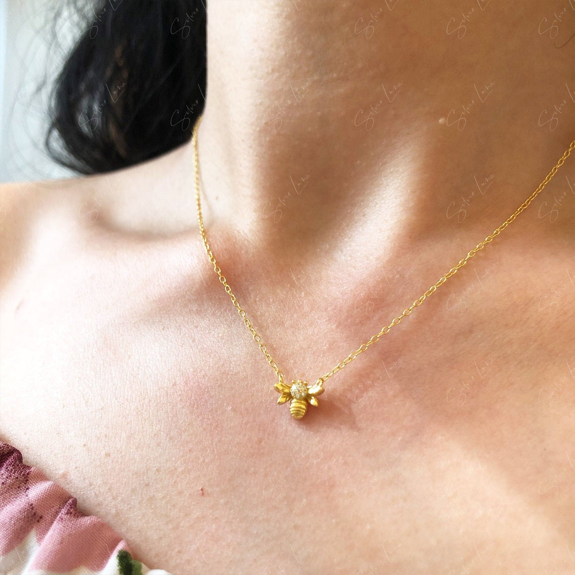 tiny bee pendant necklace