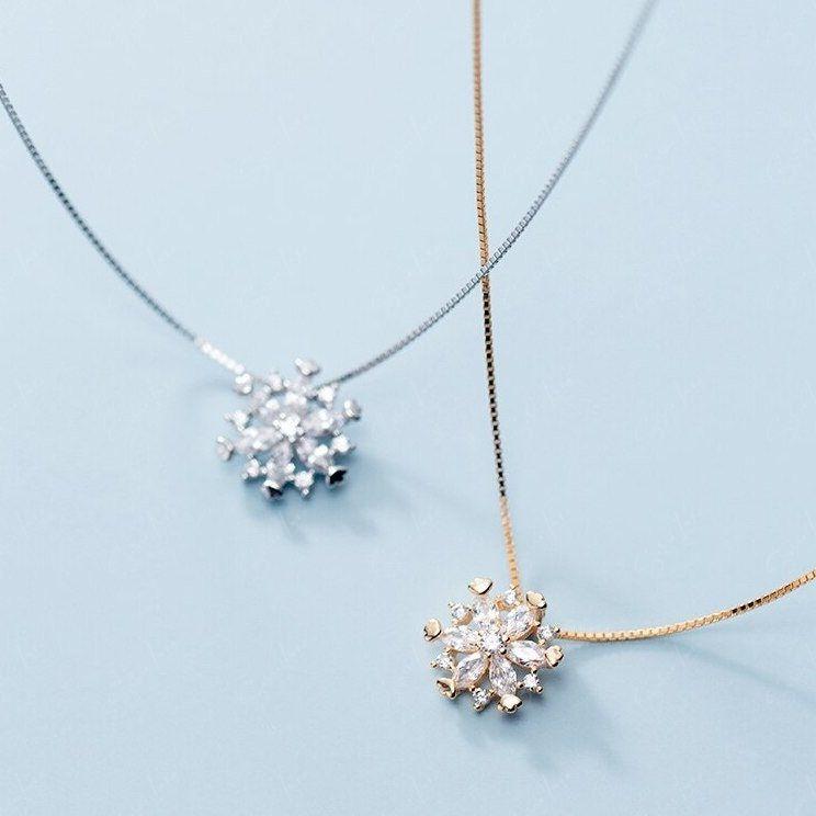 Snowflake cubic zirconia pendant necklace