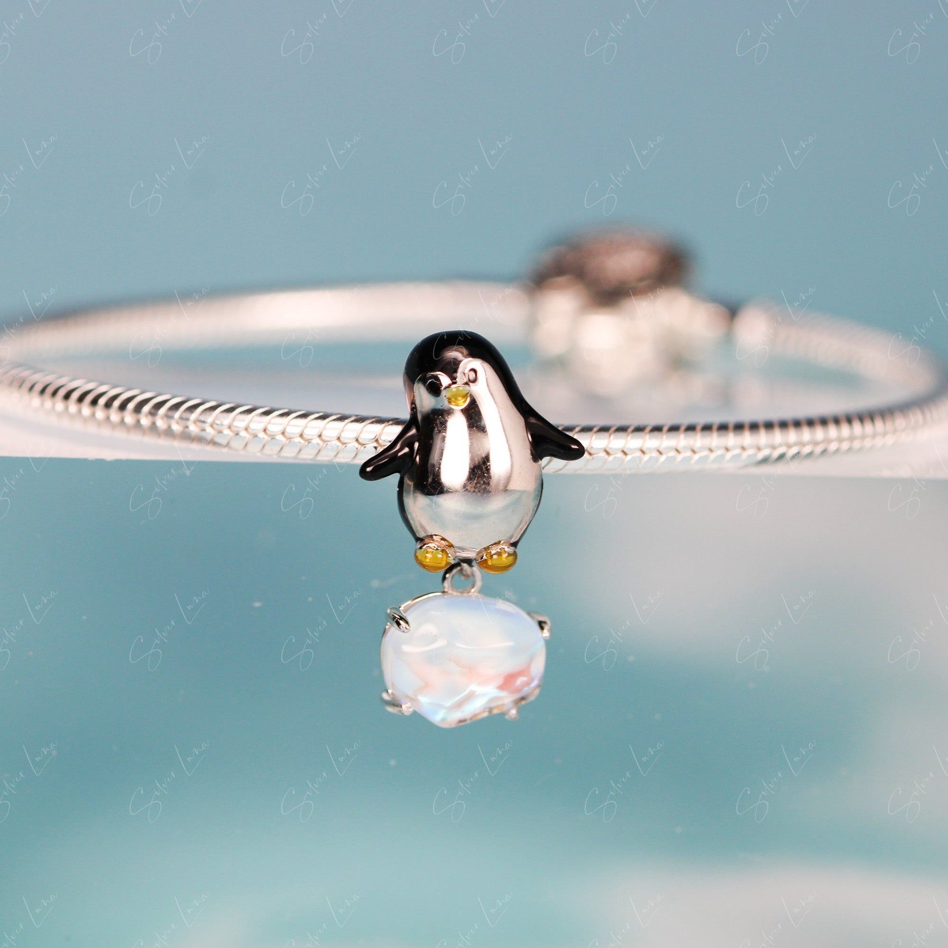 penguin charm bead