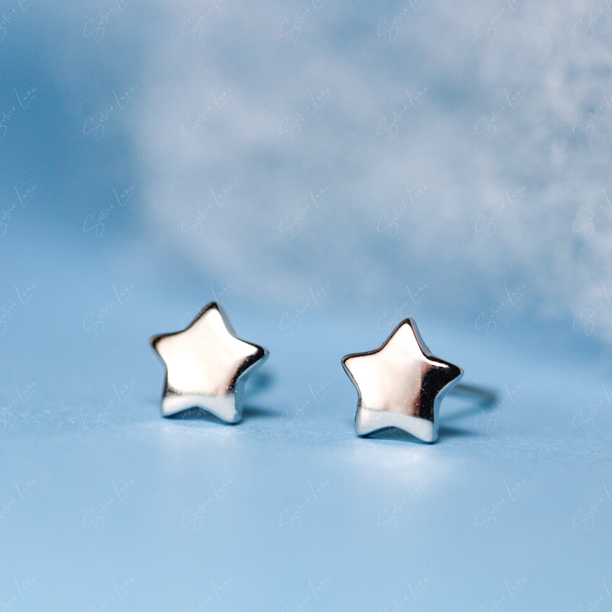 tiny star stud earrings