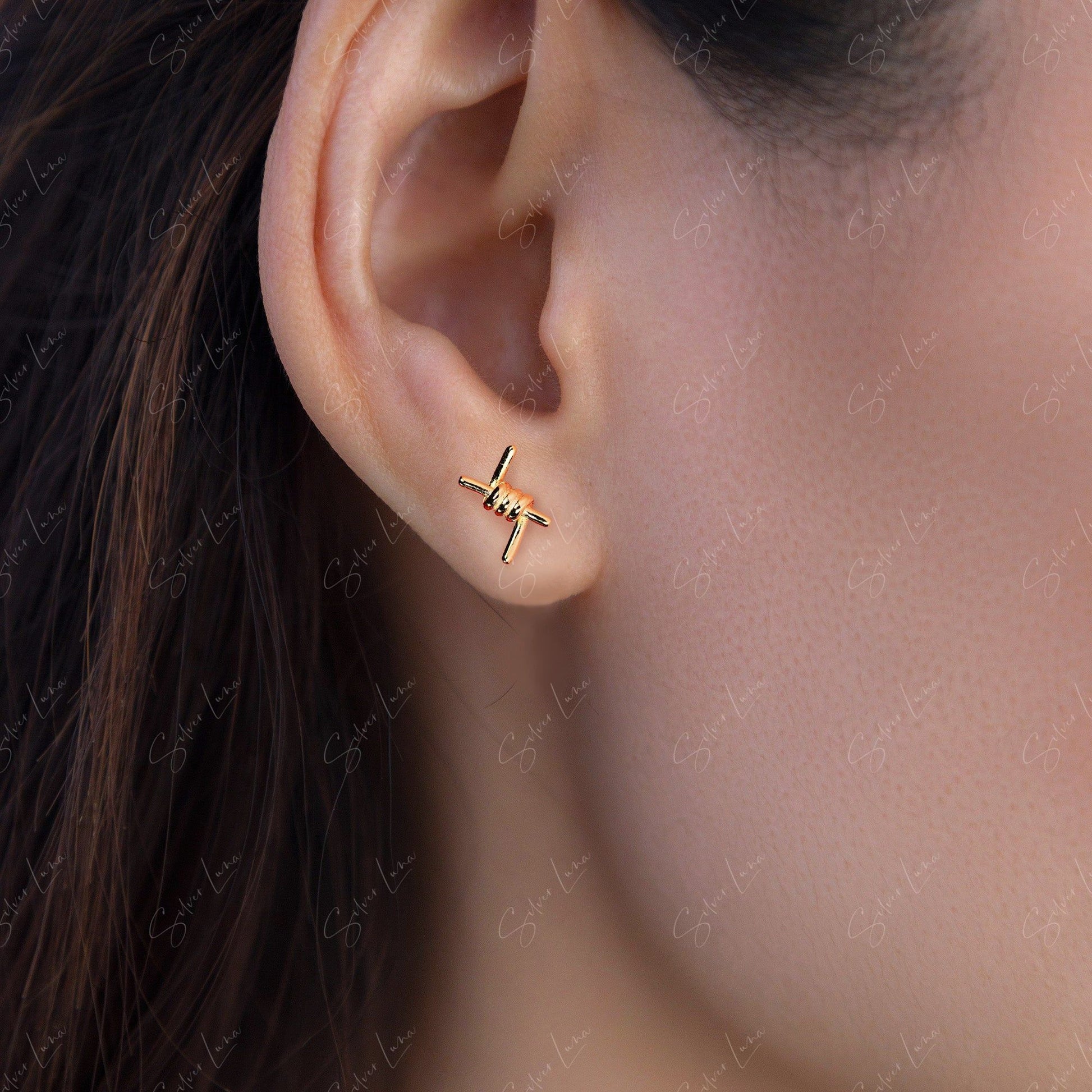 gold twisted wire stud earrings